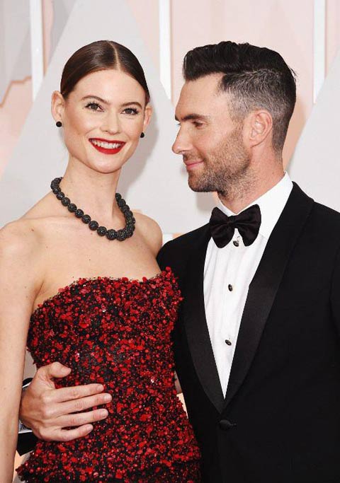 อดัม เลวีน Maroon 5 ได้เฮ หลัง เบฮาติ ภรรยานางแบบ ตั้งท้องลูกคนแรก