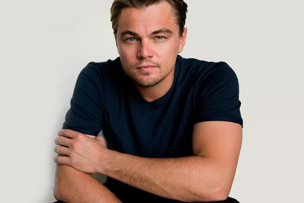 เห็นกันยัง ภาพครอบครัว ลีโอนาร์โด จุดกระแสเม้าท์สนั่นเพราะ 