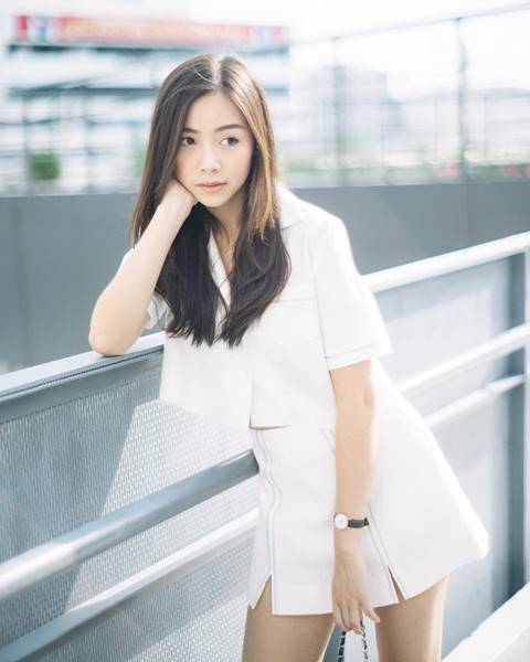 จ๋อมแจ๋ม นางเอก MV อ้าว เขาว่าเธอคนนี้คือหวานใจคนใหม่ มาร์ช จุฑาวุฒิจ๋อมแจ๋ม นางเอก MV อ้าว เขาว่าเธอคนนี้คือหวานใจคนใหม่ มาร์ช จุฑาวุฒิ