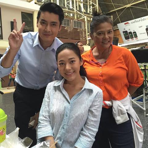 ทับทิม อัญรินทร์ ทั้งสวยทั้งเก่ง รับปริญญาใบที่ 2 จากเอแบค !