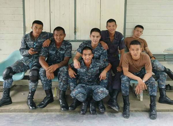 บูม กิตตน์ก้อง กับบัดดี้คู่ใจ มิตรภาพในค่ายทหาร เพื่อนกันไม่มีชนชั้น