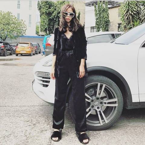 ยอมใจ... แคปชั่นฝากร้านนี้ใน IG พลอย ชวพร แม่ค้าเธอช่างกล้าจริง ๆ