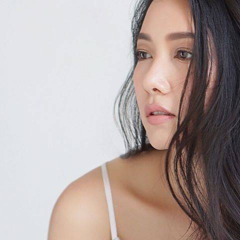 นุ่น วรนุช กับความงามสะกดตา ตรึงใจ ใน Vogue Thailand