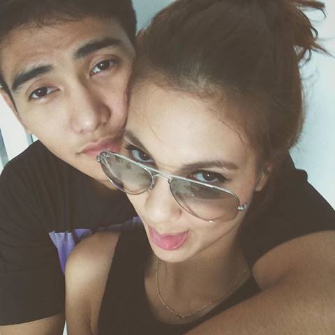 โบว์ เบญจวรรณ ปล่อยคลิปฆ่าคนโสด นอนกอด ก๊อต จิรายุ จมูกฝังซอกคอ !