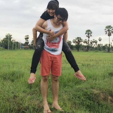 ชมชีวิต ตั๊กแตน ชลดา - เพชร กับความรักในท้องนา มีแค่พี่...น้องก็มีความสุข