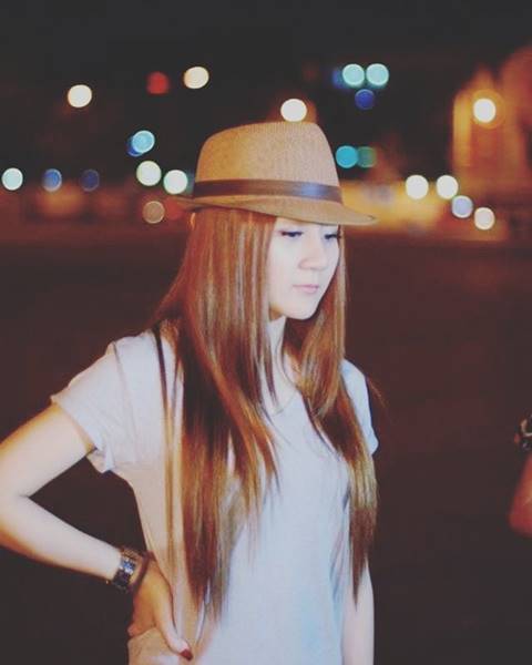 เอ็ม บุษราคัม โชว์หลักฐานชัด ๆ กับภาพในวัยเด็ก ยืนยัน ไม่ได้ทำคางนะคะ