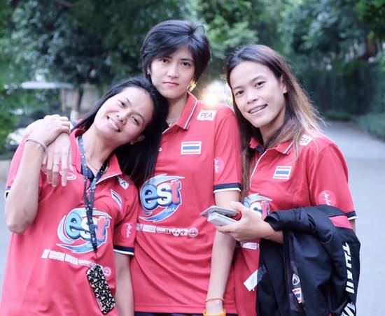 ปลื้มจิตร์-กัปตันกิ๊ฟ ขึ้นลิฟต์พร้อมนักตบเกาหลีเหนือ งานนี้มีอึ้ง