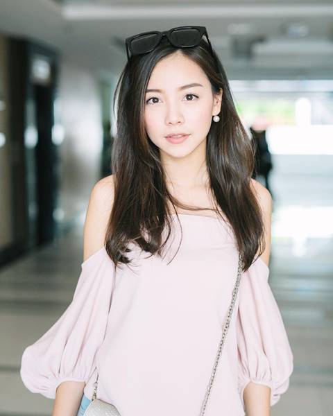 จ๋อมแจ๋ม นางเอก MV อ้าว เขาว่าเธอคนนี้คือหวานใจคนใหม่ มาร์ช จุฑาวุฒิ