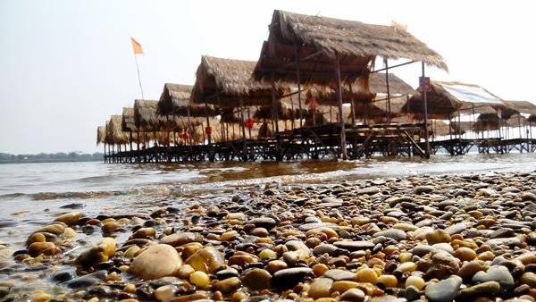หาดแห่ นครพนม 
