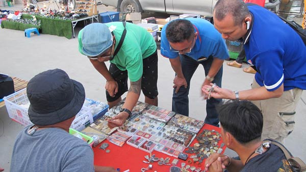 ตลาดนัดเรือบิน สมุทรปราการ