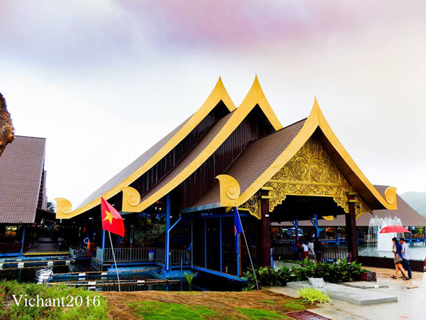 ตลาดน้ำภูเก็ต