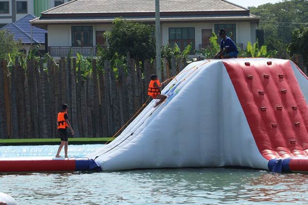 สวนน้ำบางแสน