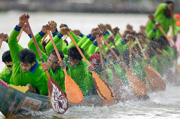งานประเพณีชักพระ-ทอดผ้าป่า และแข่งเรือยาว