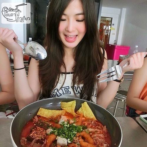 ร้านอาหารจานยักษ์