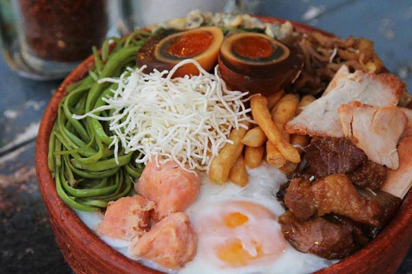 ร้านก๋วยเตี๋ยวชามยักษ์