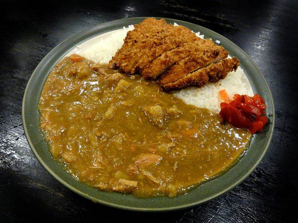 ร้านอาหารจานยักษ์