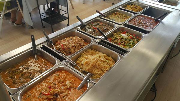 ร้านข้าวแกงบุฟเฟ่ต์