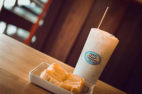 ร้านนมสดและขนมปัง