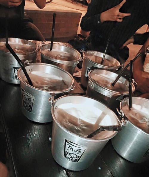 ร้านนมสดและขนมปัง