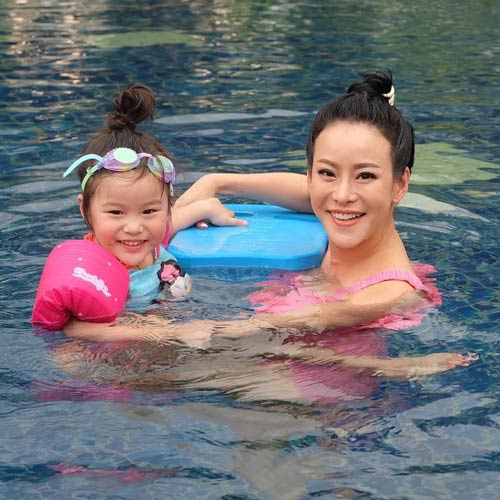 คุณแม่ดาราออกกำลังกาย