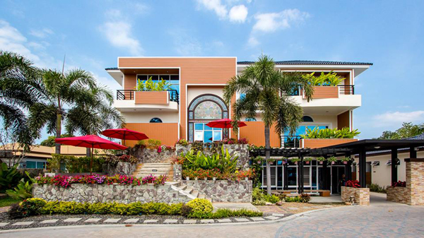 Phuplaces Bangsaen ที่พักบางแสน