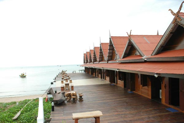 ที่พักบางเสร่