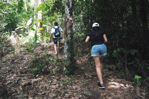 ผาหินดำ ภูเก็ต