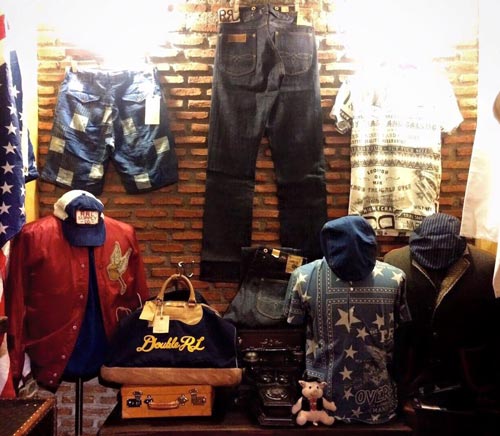 เที่ยวตามเส้นทางรถไฟฟ้าสายสีม่วง