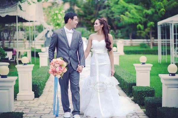 ร้านเช่า-ซื้อชุดแต่งงานออนไลน์