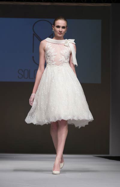 ชุดแต่งงานแบบสั้น