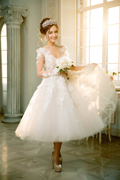 ชุดแต่งงานแบบสั้น