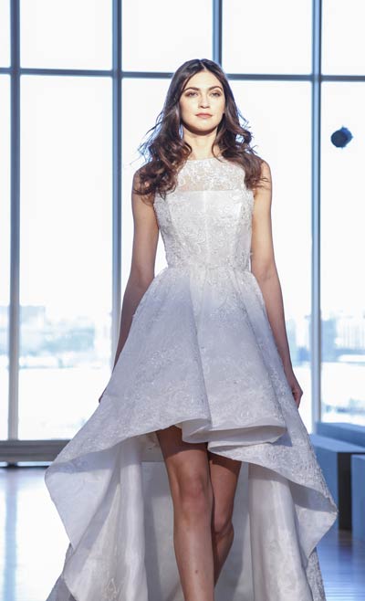 ชุดแต่งงานแบบสั้น