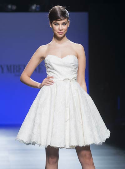 ชุดแต่งงานแบบสั้น