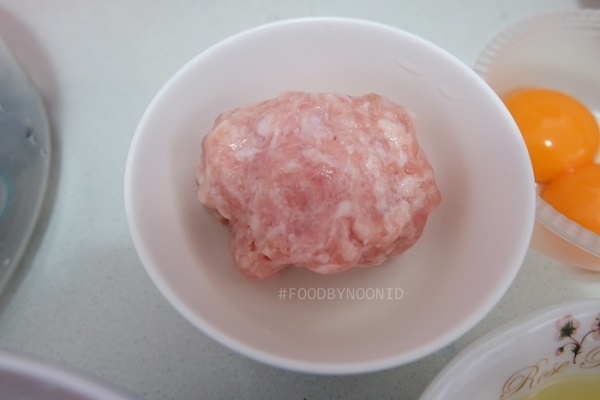 มาม่าต้มยำมันกุ้งหม้อไฟ