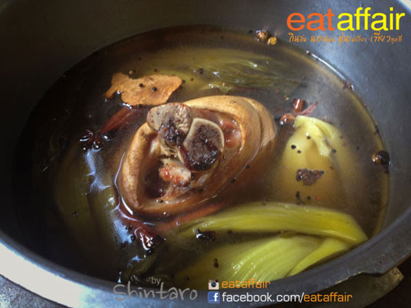 ขาหมูน้ำแดง