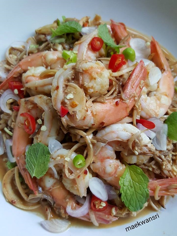 ยำหัวปลีกุ้งสด