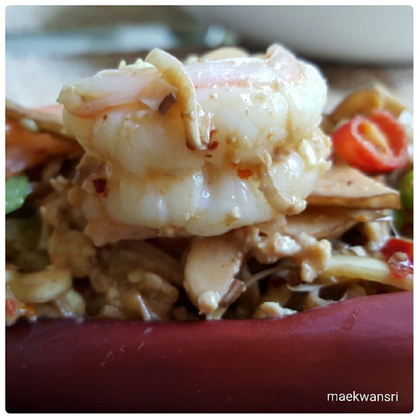 ยำหัวปลีกุ้งสด