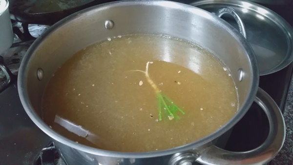 แกงจืดมะระยัดไส้หมูสับ