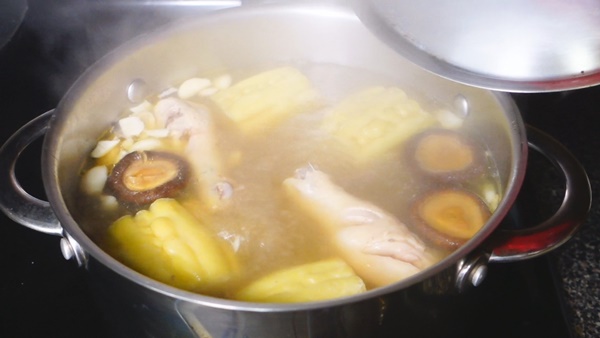 แกงจืดมะระยัดไส้หมูสับ