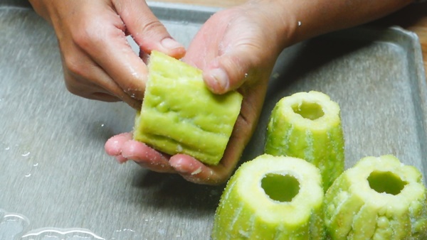 แกงจืดมะระยัดไส้หมูสับ