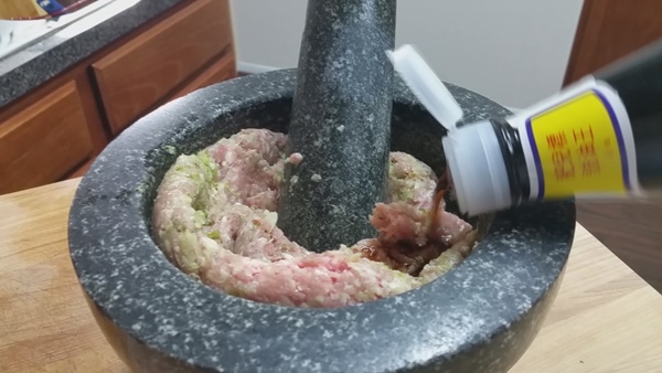 แกงจืดมะระยัดไส้หมูสับ