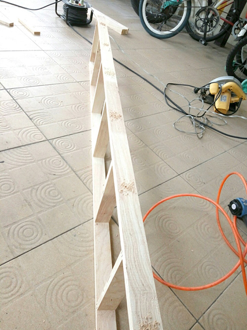 DIY ชั้นวางของติดผนัง