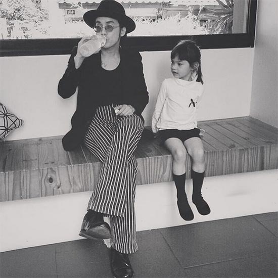 แอมมี่ The Bottom Blues 