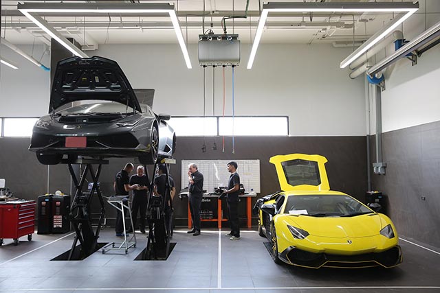 แลมโบกินี เซอร์วิส วีค​