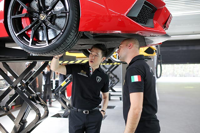 แลมโบกินี เซอร์วิส วีค​