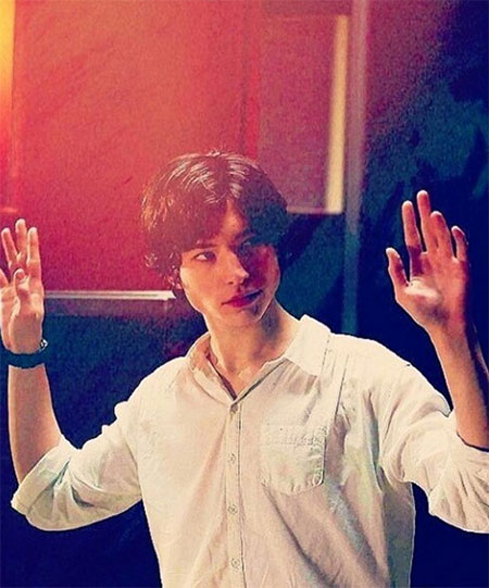 ทรงผม เอซร่า มิลเลอร์