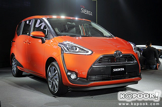 Toyota Sienta 2016