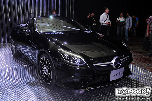 Mercedes-Benz SLC 300 AMG Dynamic  Mercedes-Benz SLC 300 AMG Dynamic