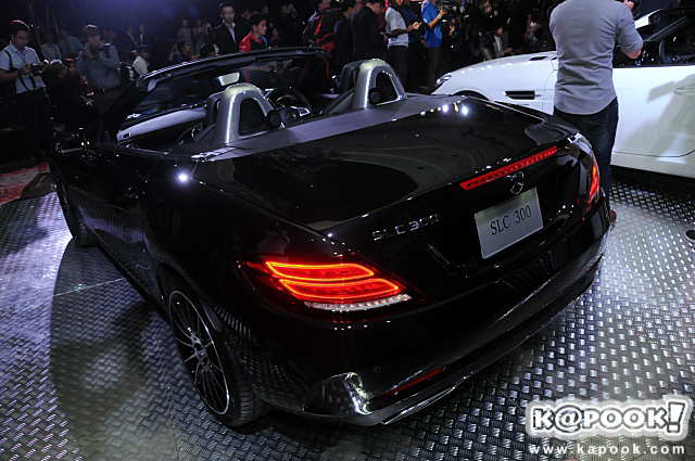 Mercedes-Benz SLC 300 AMG Dynamic  Mercedes-Benz SLC 300 AMG Dynamic