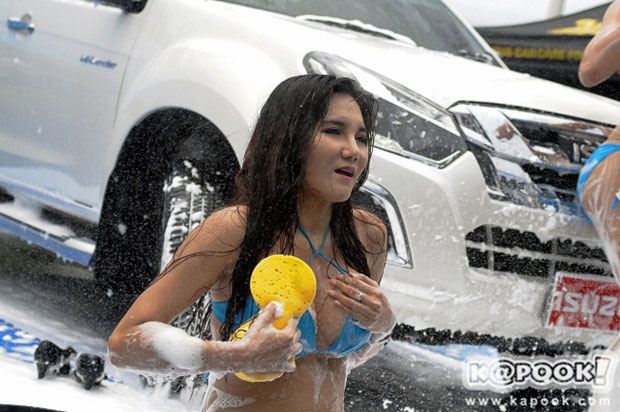 พริตตี้ล้างรถ Fast Auto Show 2016